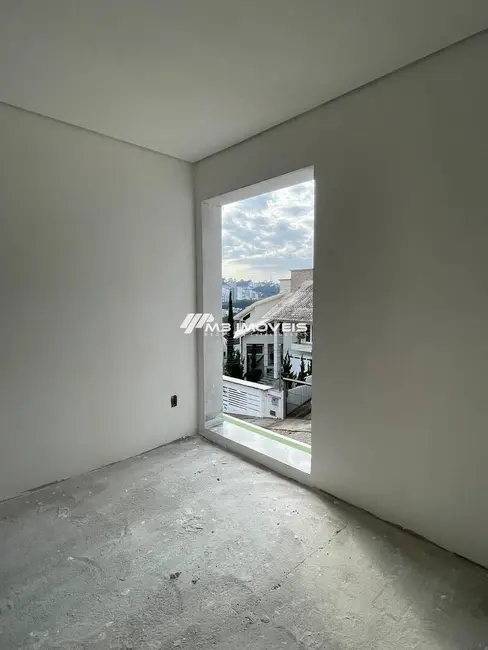 Foto 9 de Sobrado com 3 quartos à venda, 165m2 em Caxias Do Sul - RS