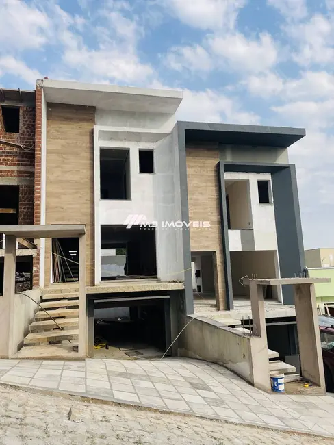 Foto 1 de Sobrado com 3 quartos à venda, 165m2 em Caxias Do Sul - RS
