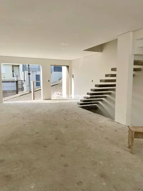 Foto 6 de Sobrado com 3 quartos à venda, 165m2 em Caxias Do Sul - RS