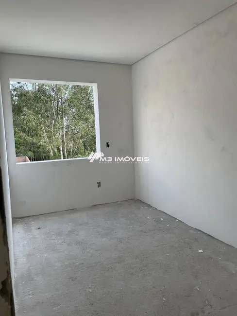 Foto 2 de Sobrado com 3 quartos à venda, 165m2 em Caxias Do Sul - RS