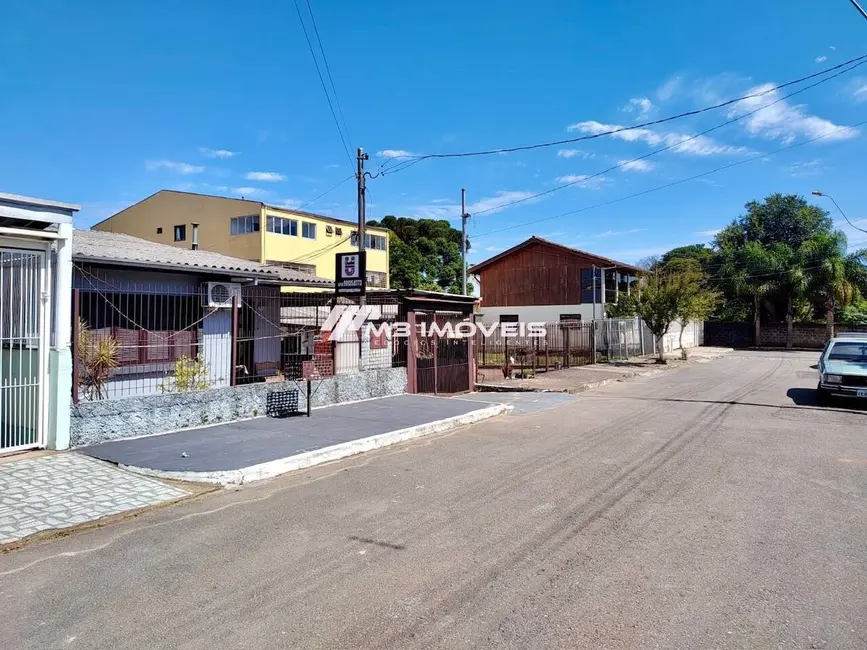 Casa com 3 quartos à venda, 140m2 em São Victor COHAB, Caxias Do Sul - RS - imagem 2 Foto 2 de Casa com 3 quartos à venda, 140m2 em São Victor COHAB, Caxias Do Sul - RS
