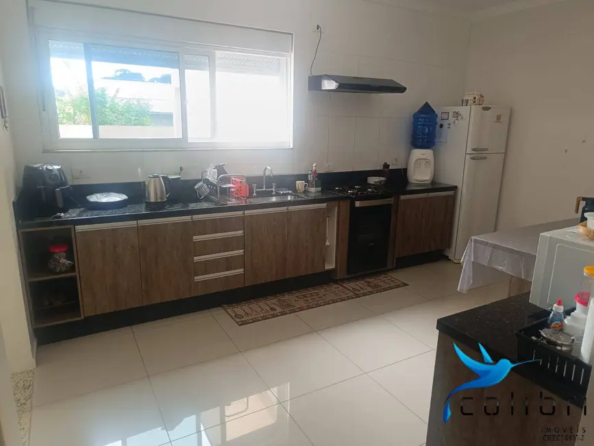 Casa com 3 quartos à venda, 550m2 em Centro, Agudos Do Sul - PR - imagem 7 Foto 7 de Casa com 3 quartos à venda, 550m2 em Centro, Agudos Do Sul - PR