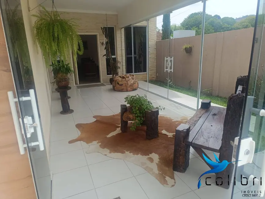 Casa com 3 quartos à venda, 550m2 em Centro, Agudos Do Sul - PR - imagem 3 Foto 3 de Casa com 3 quartos à venda, 550m2 em Centro, Agudos Do Sul - PR