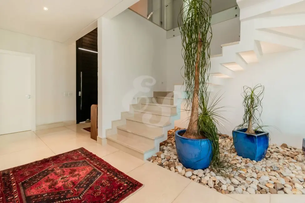 Casa com 5 quartos à venda e para alugar, 700m2 em Alphaville, Santana De Parnaiba - SP - imagem 3 Foto 3 de Casa com 5 quartos à venda e para alugar, 700m2 em Alphaville, Santana De Parnaiba - SP