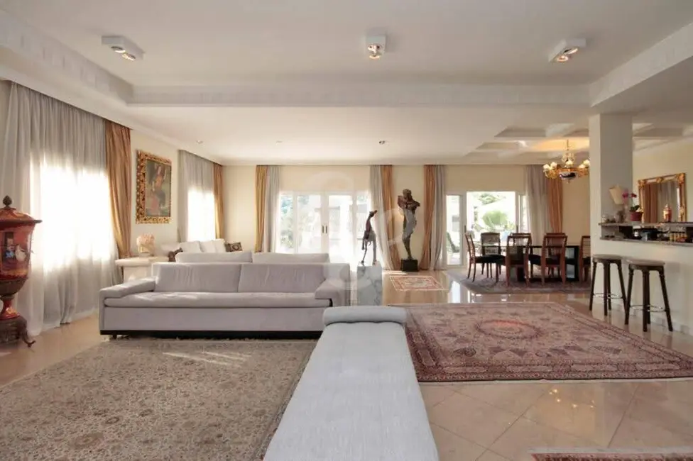 Casa com 6 quartos à venda e para alugar, 980m2 em Alphaville, Santana De Parnaiba - SP - imagem 8 Foto 8 de Casa com 6 quartos à venda e para alugar, 980m2 em Alphaville, Santana De Parnaiba - SP