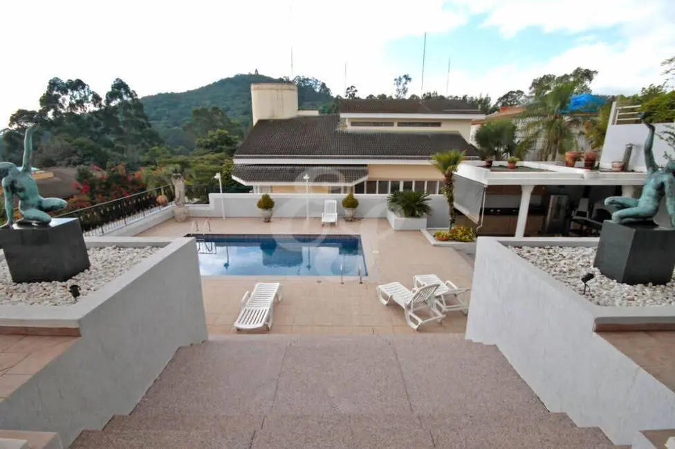 Casa com 6 quartos à venda e para alugar, 980m2 em Alphaville, Santana De Parnaiba - SP - imagem 3 Foto 3 de Casa com 6 quartos à venda e para alugar, 980m2 em Alphaville, Santana De Parnaiba - SP