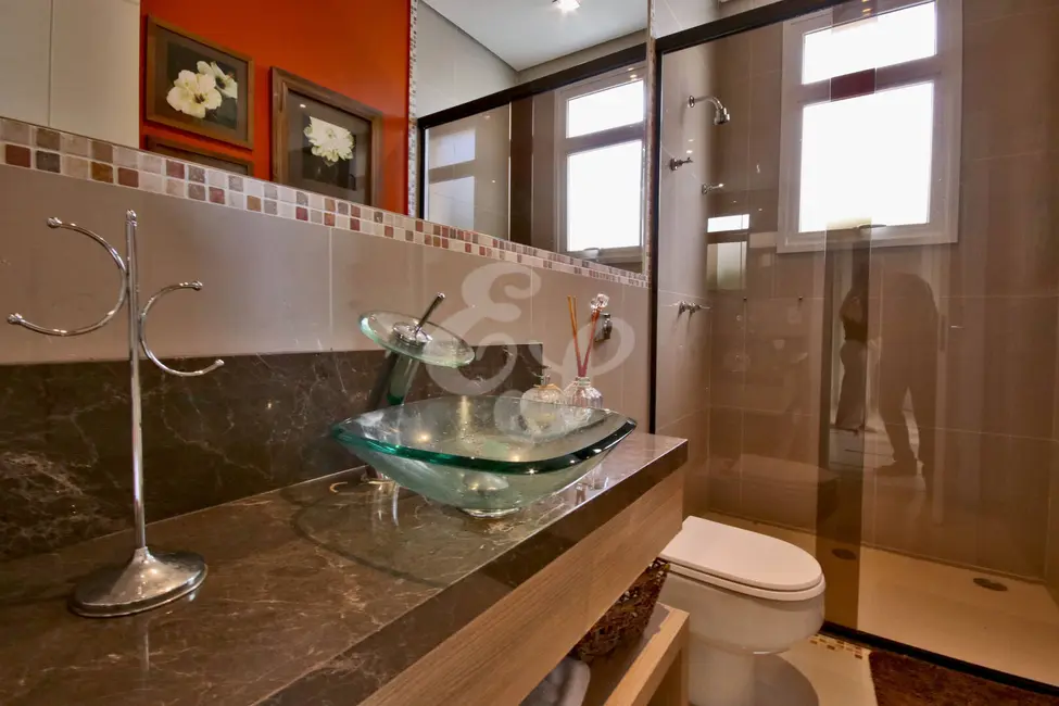Casa com 4 quartos à venda e para alugar, 393m2 em Alphaville, Santana De Parnaiba - SP - imagem 8 Foto 8 de Casa com 4 quartos à venda e para alugar, 393m2 em Alphaville, Santana De Parnaiba - SP