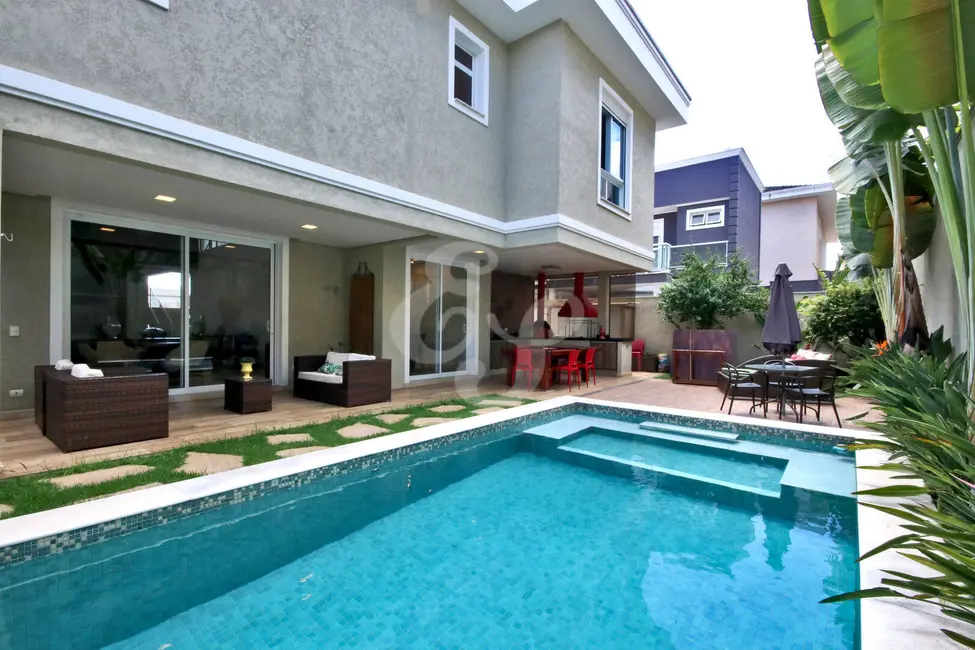 Casa com 4 quartos à venda e para alugar, 393m2 em Alphaville, Santana De Parnaiba - SP - imagem 4 Foto 4 de Casa com 4 quartos à venda e para alugar, 393m2 em Alphaville, Santana De Parnaiba - SP