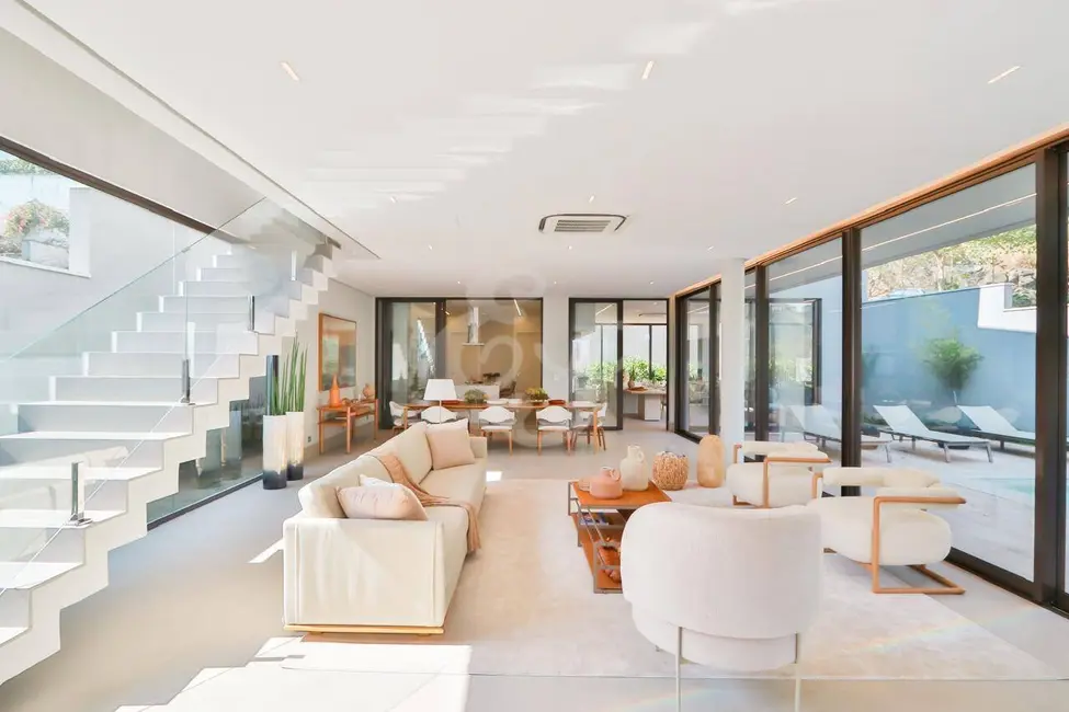 Casa com 4 quartos à venda, 511m2 em Tamboré, Barueri - SP - imagem 9 Foto 9 de Casa com 4 quartos à venda, 511m2 em Tamboré, Barueri - SP