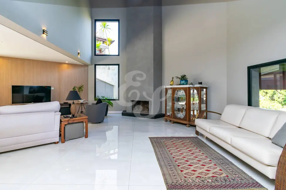 Casa com 3 quartos à venda, 430m2 em Alphaville, Santana De Parnaiba - SP - imagem 1 Foto 1 de Casa com 3 quartos à venda, 430m2 em Alphaville, Santana De Parnaiba - SP