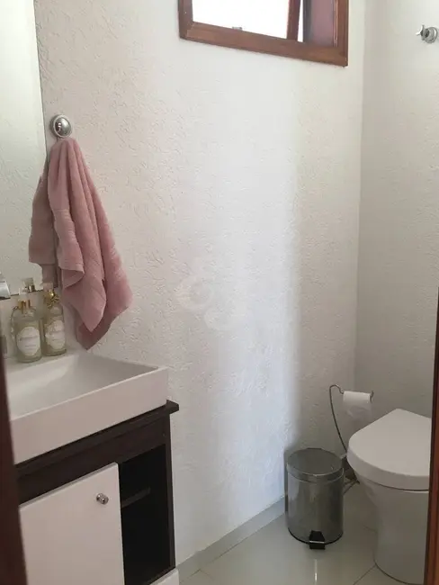 Casa com 3 quartos à venda, 220m2 em Alphaville, Santana De Parnaiba - SP - imagem 3 Foto 3 de Casa com 3 quartos à venda, 220m2 em Alphaville, Santana De Parnaiba - SP