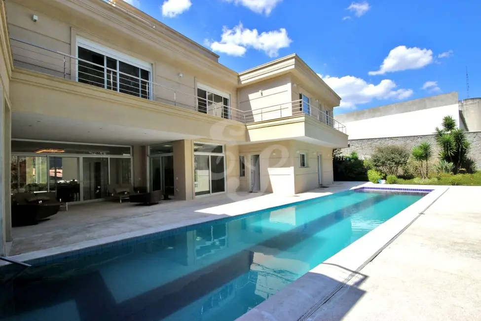 Casa com 6 quartos à venda, 1880m2 em Tamboré, Barueri - SP - imagem 3 Foto 3 de Casa com 6 quartos à venda, 1880m2 em Tamboré, Barueri - SP