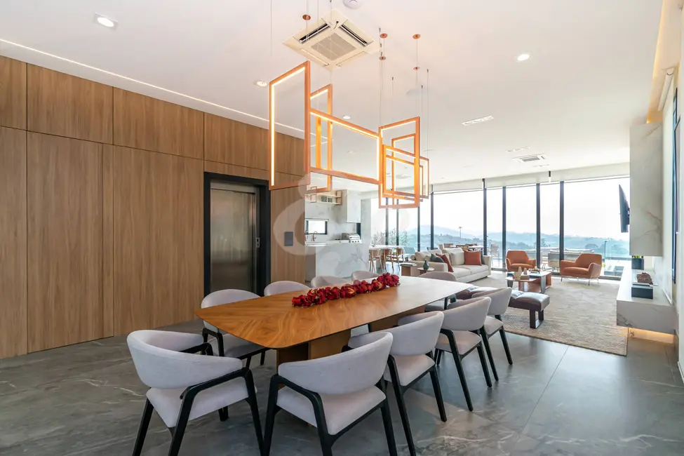 Casa com 4 quartos à venda, 541m2 em Alphaville, Santana De Parnaiba - SP - imagem 3 Foto 3 de Casa com 4 quartos à venda, 541m2 em Alphaville, Santana De Parnaiba - SP