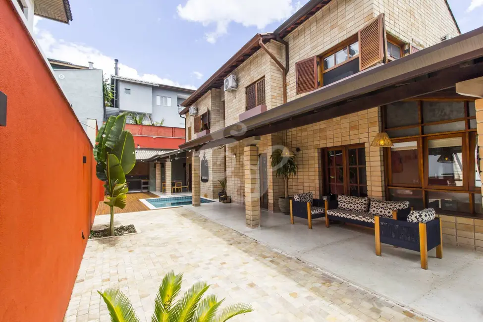 Casa com 5 quartos à venda e para alugar, 339m2 em Alphaville, Santana De Parnaiba - SP - imagem 3 Foto 3 de Casa com 5 quartos à venda e para alugar, 339m2 em Alphaville, Santana De Parnaiba - SP