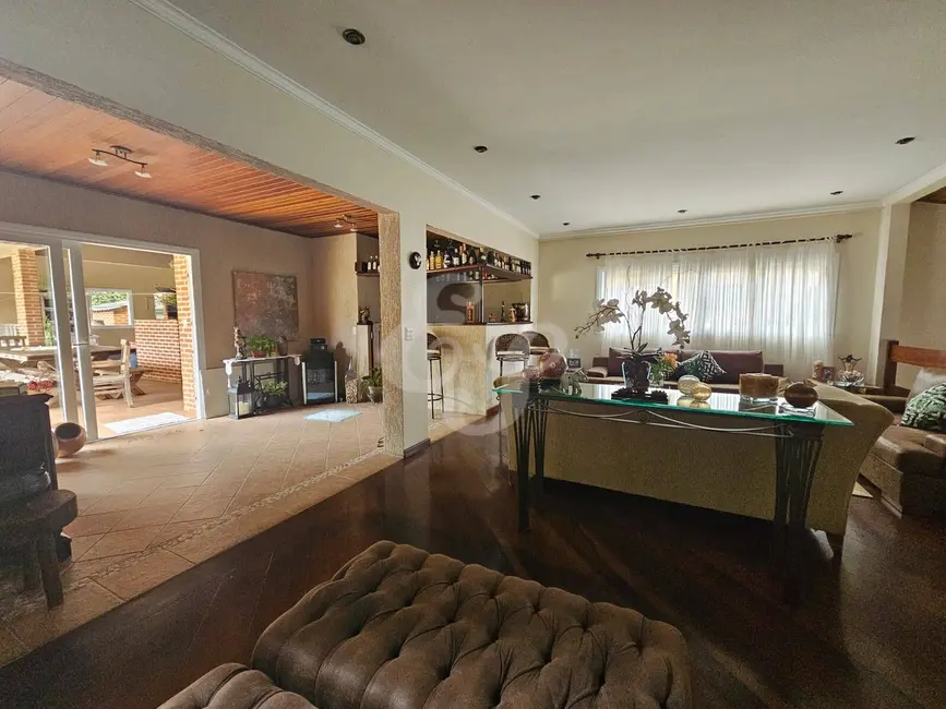 Casa com 4 quartos à venda, 400m2 em Residencial Morada das Estrelas (Aldeia da Serra), Barueri - SP - imagem 9 Foto 9 de Casa com 4 quartos à venda, 400m2 em Residencial Morada das Estrelas (Aldeia da Serra), Barueri - SP