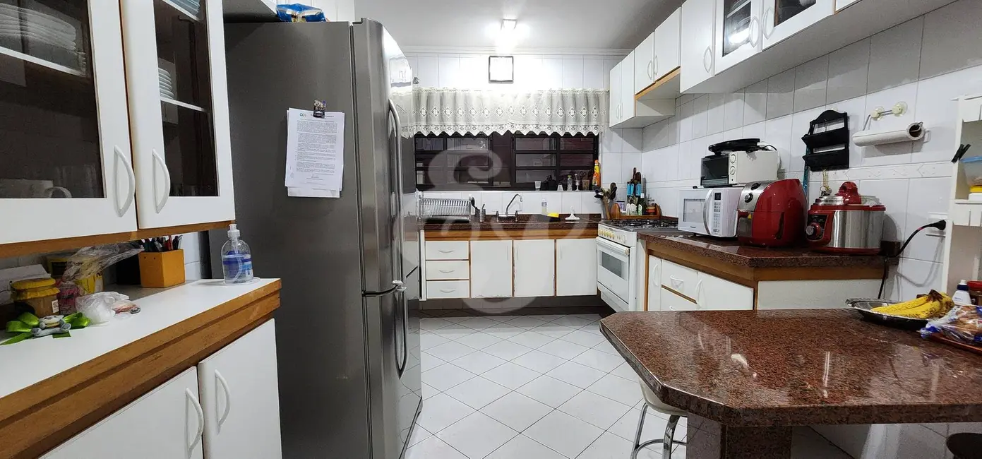 Casa com 3 quartos à venda e para alugar, 280m2 em Alphaville, Santana De Parnaiba - SP - imagem 8 Foto 8 de Casa com 3 quartos à venda e para alugar, 280m2 em Alphaville, Santana De Parnaiba - SP