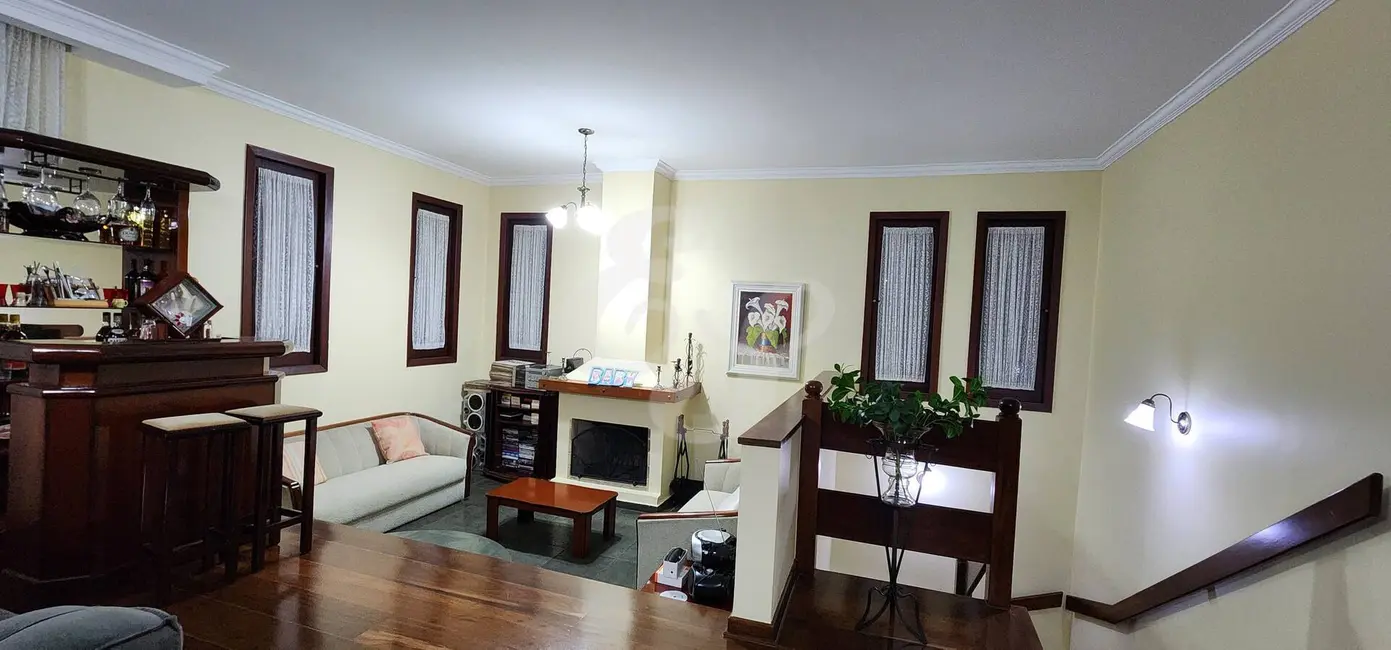 Casa com 3 quartos à venda e para alugar, 280m2 em Alphaville, Santana De Parnaiba - SP - imagem 3 Foto 3 de Casa com 3 quartos à venda e para alugar, 280m2 em Alphaville, Santana De Parnaiba - SP