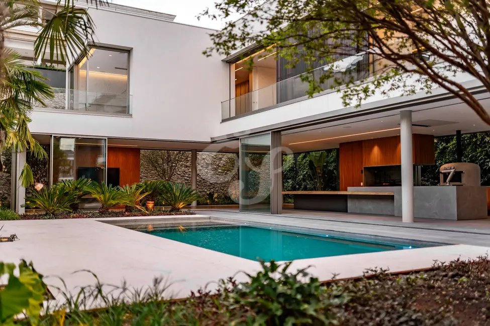 Casa com 4 quartos à venda, 1300m2 em Tamboré, Santana De Parnaiba - SP - imagem 3 Foto 3 de Casa com 4 quartos à venda, 1300m2 em Tamboré, Santana De Parnaiba - SP