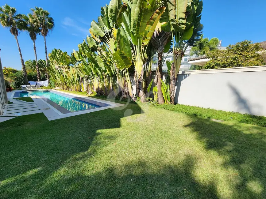 Casa com 4 quartos à venda, 1100m2 em Tamboré, Santana De Parnaiba - SP - imagem 3 Foto 3 de Casa com 4 quartos à venda, 1100m2 em Tamboré, Santana De Parnaiba - SP