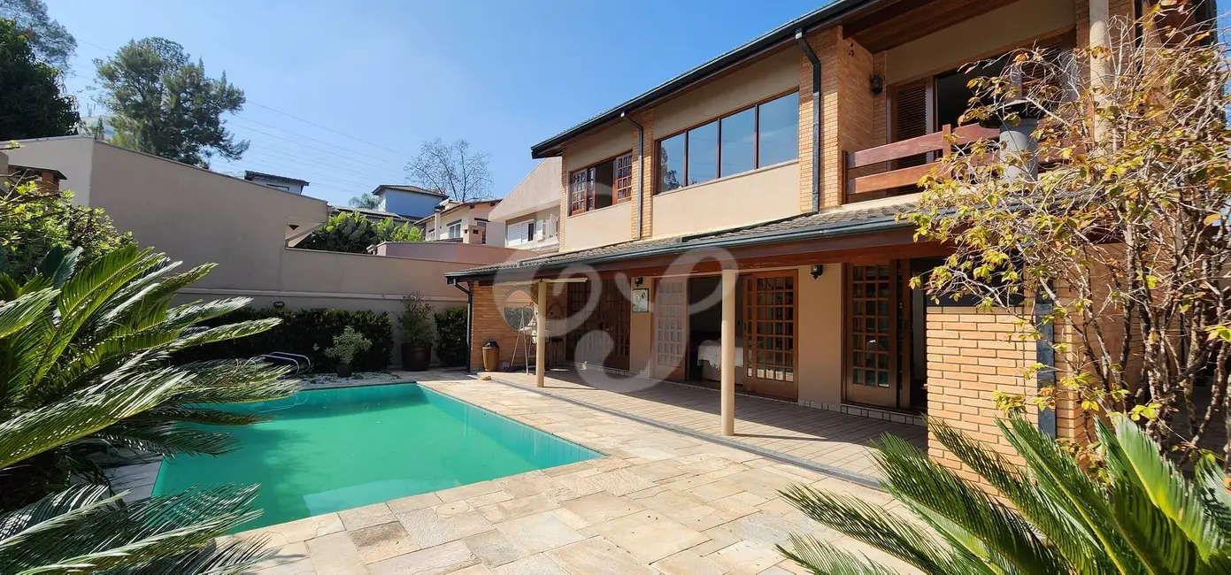 Foto 1 de Casa com 4 quartos para alugar, 360m2 em Alphaville, Santana De Parnaiba - SP
