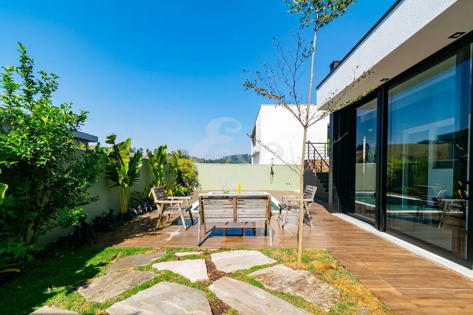 Casa com 3 quartos à venda, 260m2 em Cidade Tamboré, Santana De Parnaiba - SP - imagem 5 Foto 5 de Casa com 3 quartos à venda, 260m2 em Cidade Tamboré, Santana De Parnaiba - SP