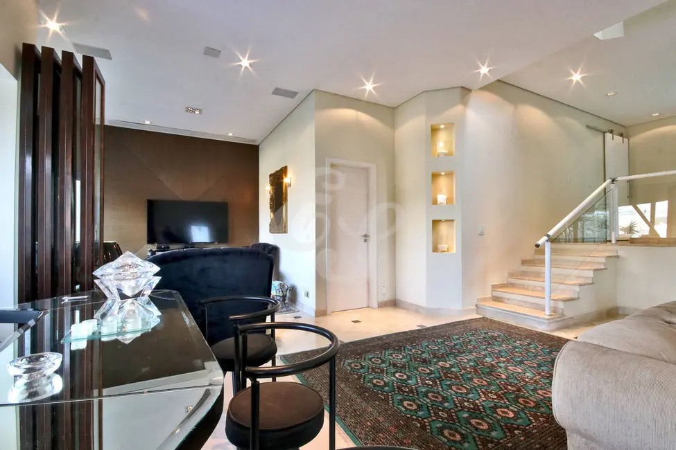 Casa com 5 quartos à venda, 450m2 em Tamboré, Santana De Parnaiba - SP - imagem 8 Foto 8 de Casa com 5 quartos à venda, 450m2 em Tamboré, Santana De Parnaiba - SP