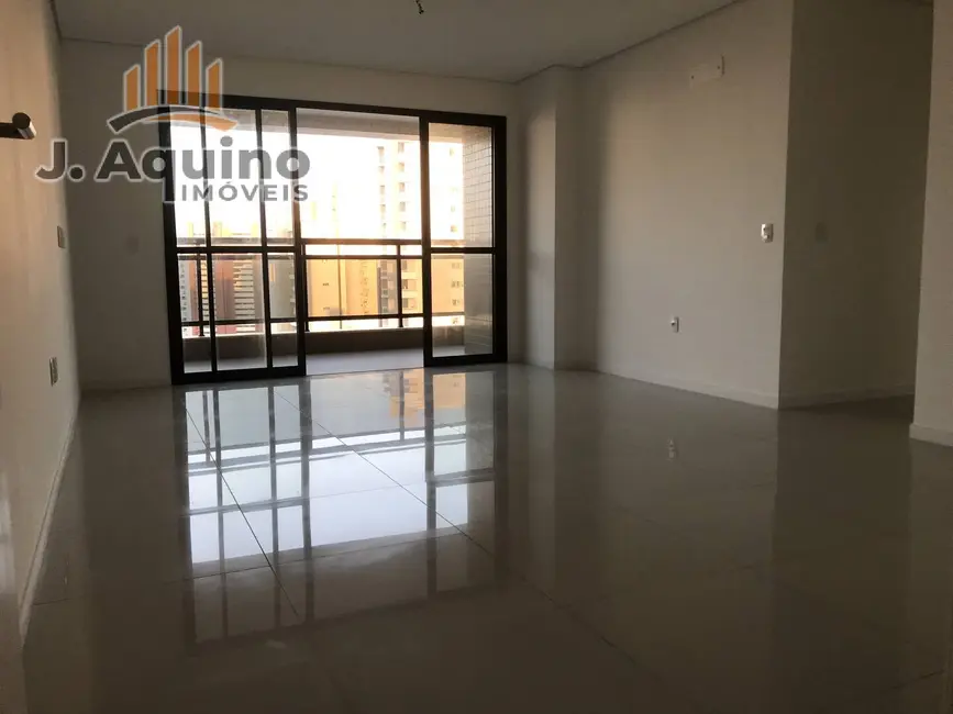 Foto 3 de Apartamento com 3 quartos à venda, 107m2 em Cocó, Fortaleza - CE