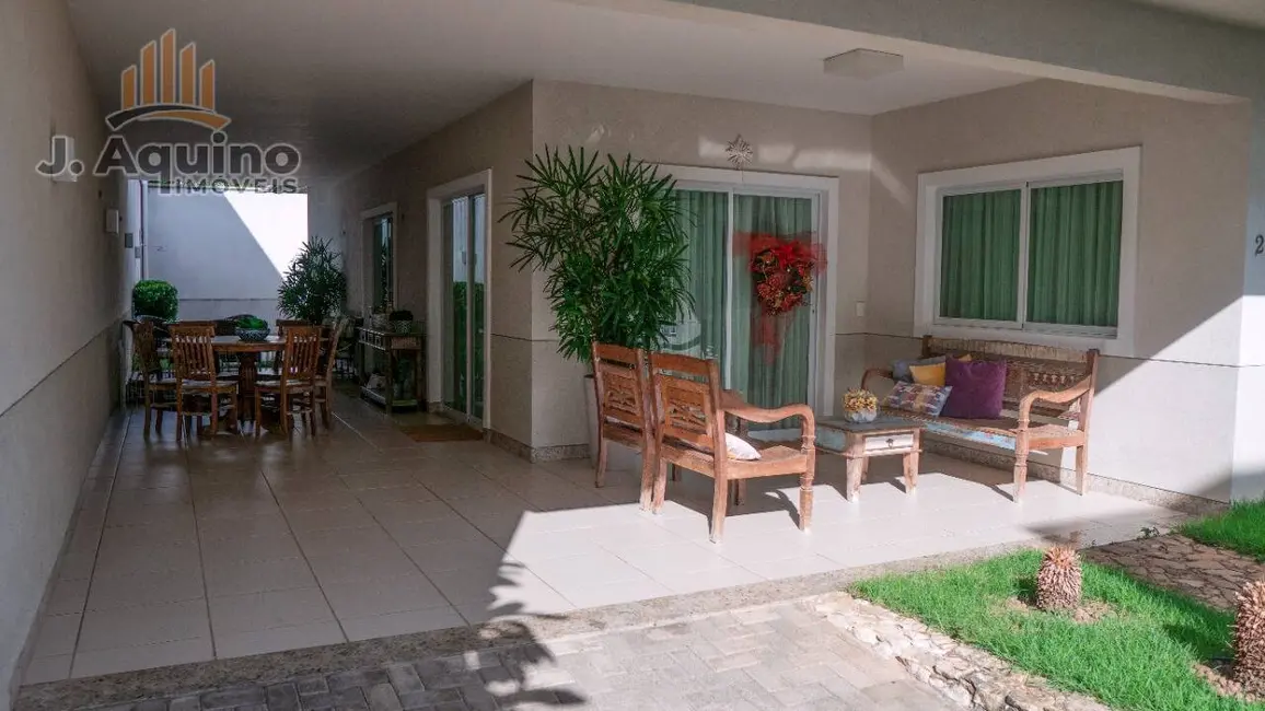 Casa de Condomínio com 3 quartos à venda, 225m2 em Lagoa Redonda, Fortaleza - CE - imagem 2 Foto 2 de Casa de Condomínio com 3 quartos à venda, 225m2 em Lagoa Redonda, Fortaleza - CE