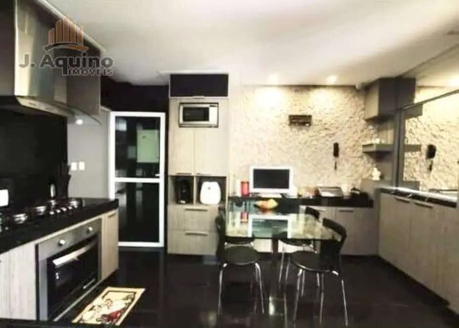 Casa de Condomínio com 4 quartos à venda, 250m2 em Engenheiro Luciano Cavalcante, Fortaleza - CE - imagem 5 Foto 5 de Casa de Condomínio com 4 quartos à venda, 250m2 em Engenheiro Luciano Cavalcante, Fortaleza - CE