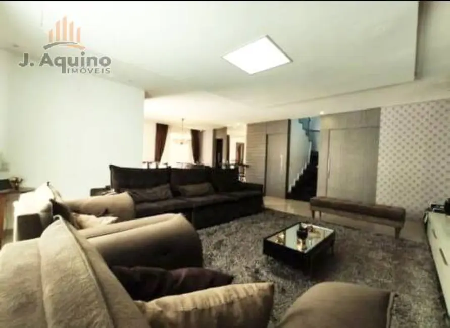 Foto 2 de Casa de Condomínio com 4 quartos à venda, 250m2 em Engenheiro Luciano Cavalcante, Fortaleza - CE