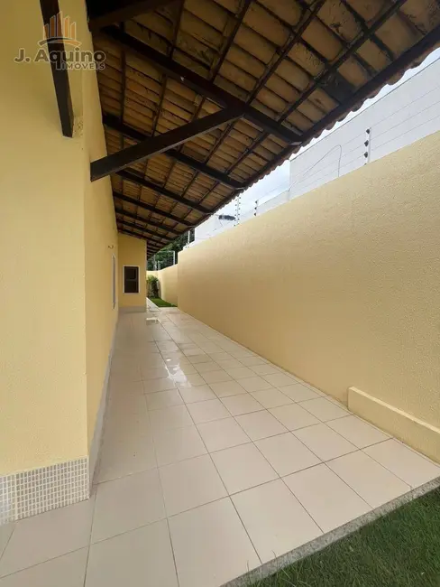 Foto 2 de Casa com 4 quartos à venda, 476m2 em Centro, Eusebio - CE