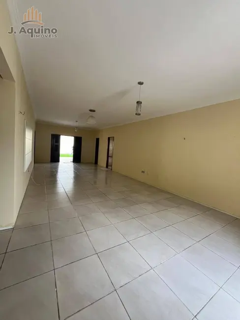 Casa com 4 quartos à venda, 476m2 em Centro, Eusebio - CE - imagem 4 Foto 4 de Casa com 4 quartos à venda, 476m2 em Centro, Eusebio - CE
