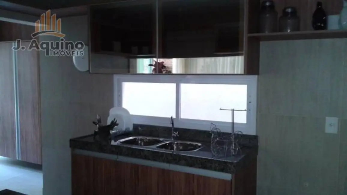 Casa de Condomínio com 4 quartos à venda, 215m2 em Lagoa Redonda, Fortaleza - CE - imagem 8 Foto 8 de Casa de Condomínio com 4 quartos à venda, 215m2 em Lagoa Redonda, Fortaleza - CE