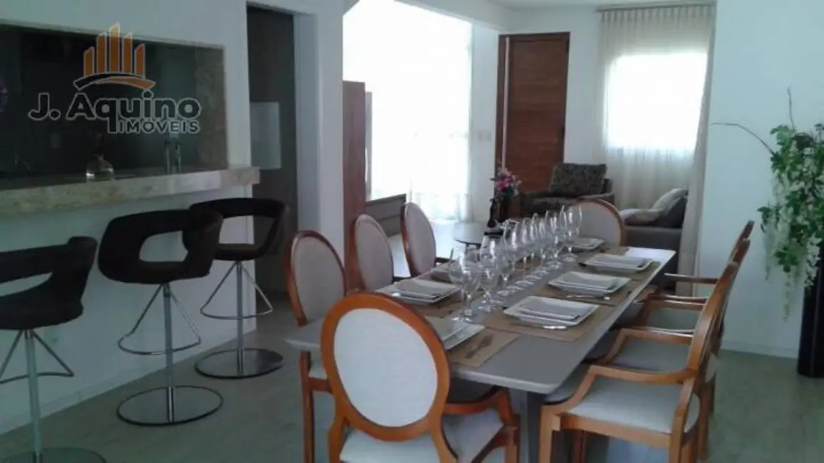 Casa de Condomínio com 4 quartos à venda, 215m2 em Lagoa Redonda, Fortaleza - CE - imagem 6 Foto 6 de Casa de Condomínio com 4 quartos à venda, 215m2 em Lagoa Redonda, Fortaleza - CE