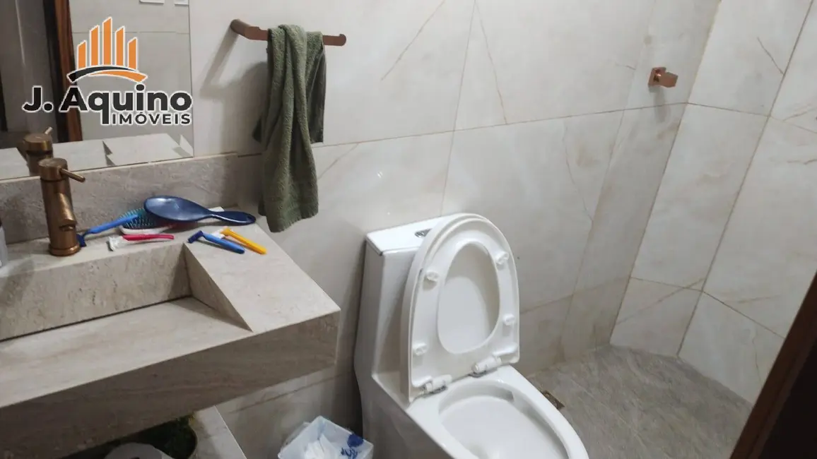 Casa com 3 quartos à venda em Sapiranga, Fortaleza - CE - imagem 9 Foto 9 de Casa com 3 quartos à venda em Sapiranga, Fortaleza - CE