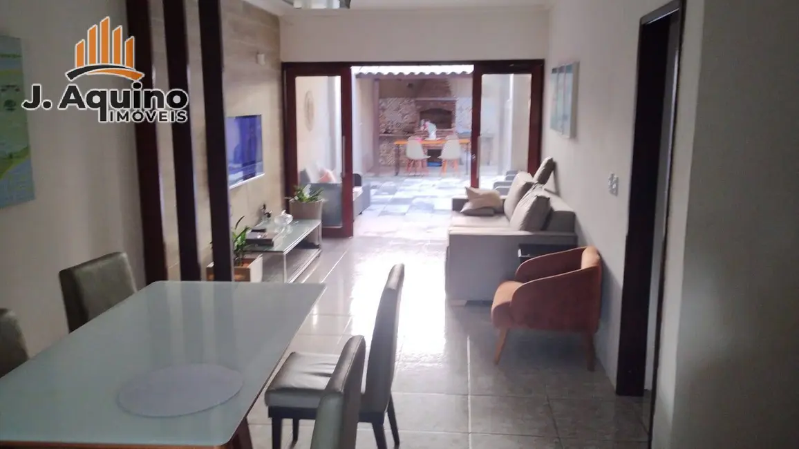 Casa com 3 quartos à venda em Sapiranga, Fortaleza - CE - imagem 5 Foto 5 de Casa com 3 quartos à venda em Sapiranga, Fortaleza - CE