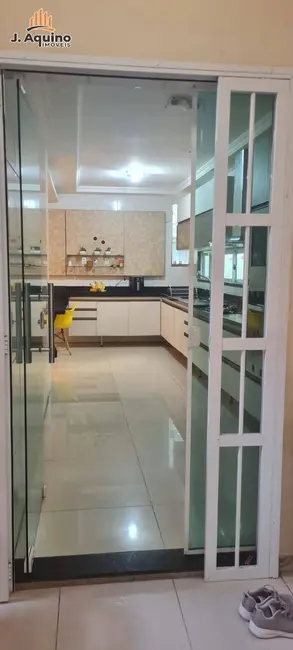 Casa com 4 quartos à venda, 209m2 em Cajazeiras, Fortaleza - CE - imagem 6 Foto 6 de Casa com 4 quartos à venda, 209m2 em Cajazeiras, Fortaleza - CE