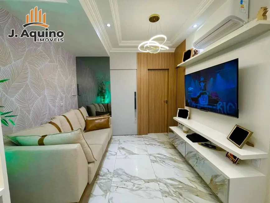 Foto 2 de Casa de Condomínio com 3 quartos à venda em Lagoa Redonda, Fortaleza - CE