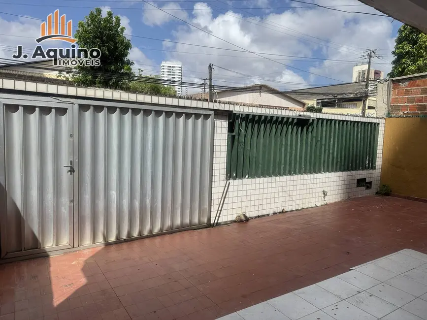 Foto 2 de Casa com 4 quartos à venda, 174m2 em Fátima, Fortaleza - CE