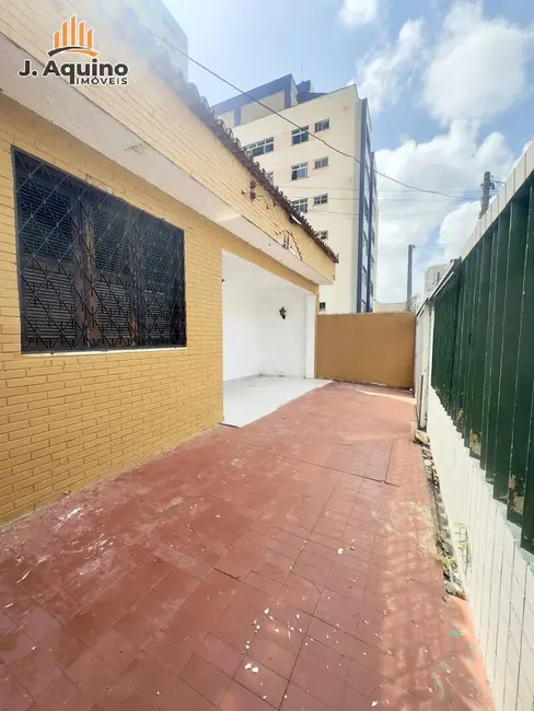 Casa com 4 quartos à venda, 174m2 em Fátima, Fortaleza - CE - imagem 3 Foto 3 de Casa com 4 quartos à venda, 174m2 em Fátima, Fortaleza - CE