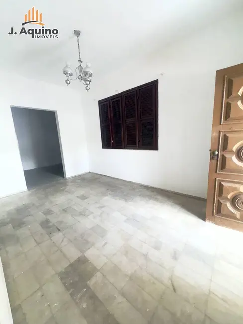Casa com 4 quartos à venda, 174m2 em Fátima, Fortaleza - CE - imagem 5 Foto 5 de Casa com 4 quartos à venda, 174m2 em Fátima, Fortaleza - CE