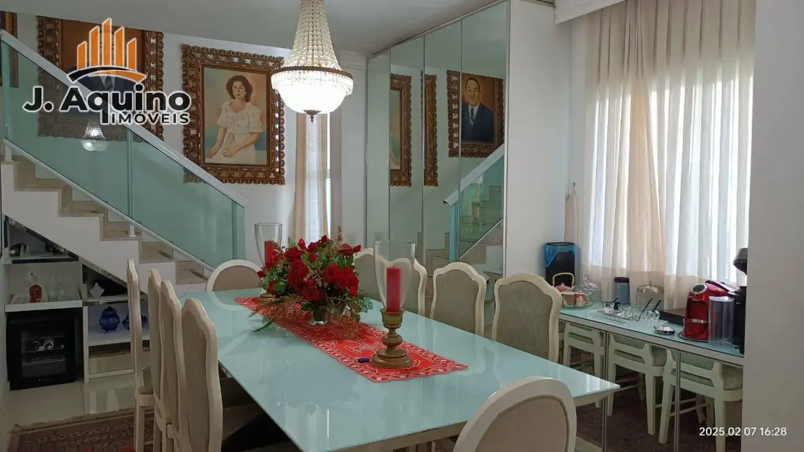 Foto 1 de Casa com 4 quartos à venda, 278m2 em Curió, Fortaleza - CE
