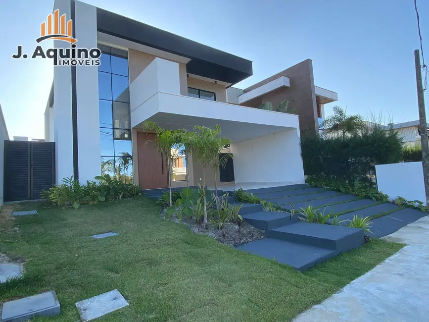 Foto 1 de Casa com 4 quartos à venda, 330m2 em Eusebio - CE