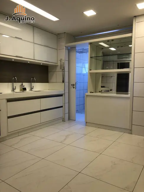 Foto 9 de Apartamento com 3 quartos à venda, 177m2 em Meireles, Fortaleza - CE