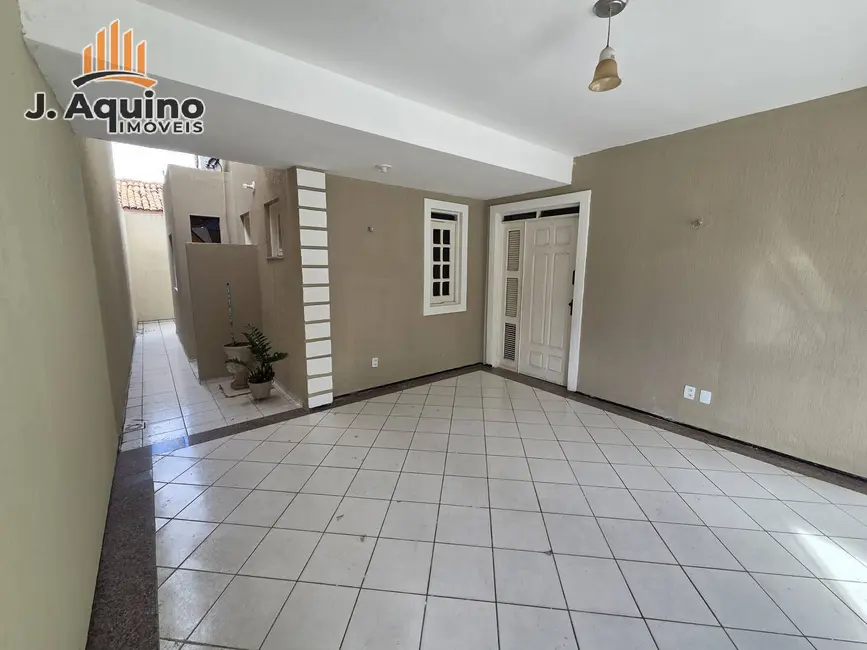 Casa com 4 quartos à venda, 145m2 em Fortaleza - CE - imagem 4 Foto 4 de Casa com 4 quartos à venda, 145m2 em Fortaleza - CE