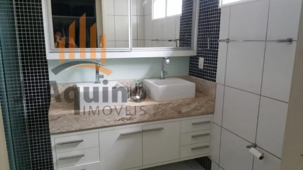 Casa com 3 quartos à venda, 210m2 em Eusebio - CE - imagem 4 Foto 4 de Casa com 3 quartos à venda, 210m2 em Eusebio - CE