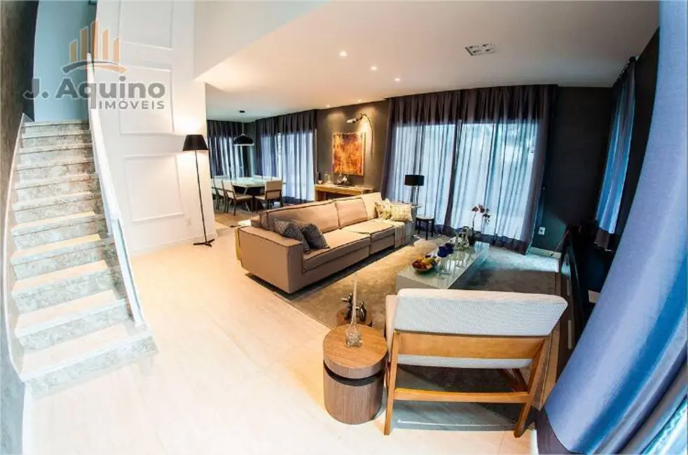 Casa de Condomínio com 3 quartos à venda, 237m2 em Sabiaguaba, Fortaleza - CE - imagem 4 Foto 4 de Casa de Condomínio com 3 quartos à venda, 237m2 em Sabiaguaba, Fortaleza - CE