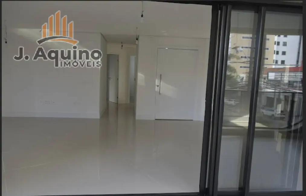 Apartamento com 4 quartos à venda, 254m2 em Meireles, Fortaleza - CE - imagem 4 Foto 4 de Apartamento com 4 quartos à venda, 254m2 em Meireles, Fortaleza - CE