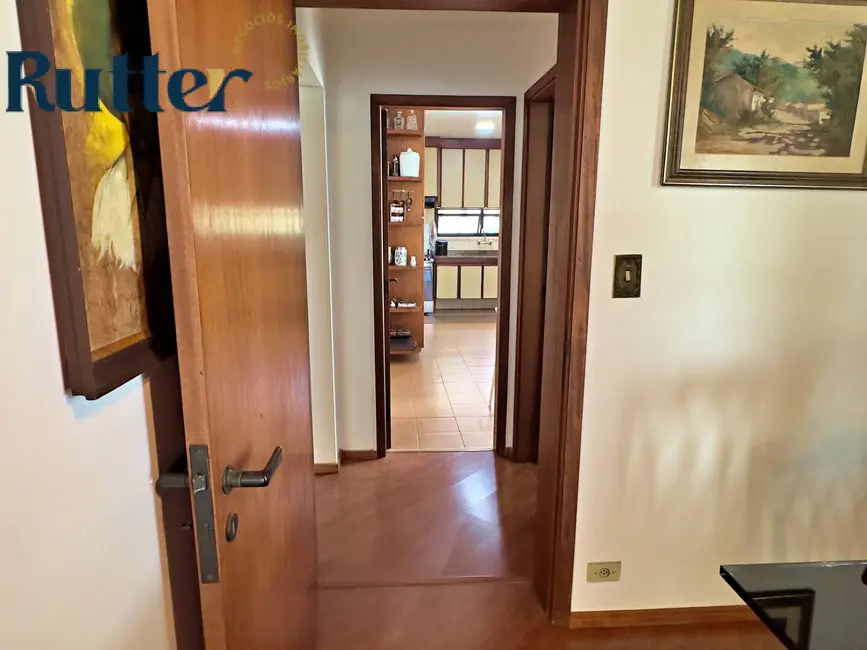 Apartamento com 3 quartos à venda, 185m2 em Indianópolis, São Paulo - SP - imagem 4 Foto 4 de Apartamento com 3 quartos à venda, 185m2 em Indianópolis, São Paulo - SP