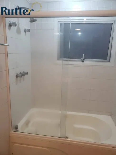 Apartamento com 3 quartos para alugar, 145m2 em Aclimação, São Paulo - SP - imagem 9 Foto 9 de Apartamento com 3 quartos para alugar, 145m2 em Aclimação, São Paulo - SP